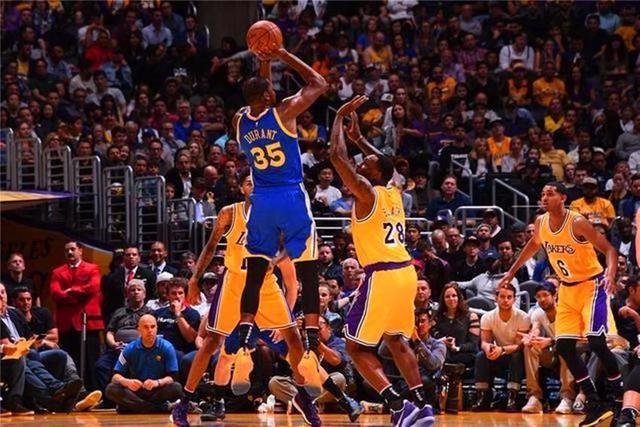 nba最远的篮球投篮 NBA谁的投篮姿势最标准(2)