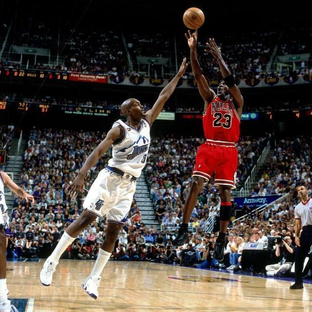 nba最远的篮球投篮 NBA谁的投篮姿势最标准(8)