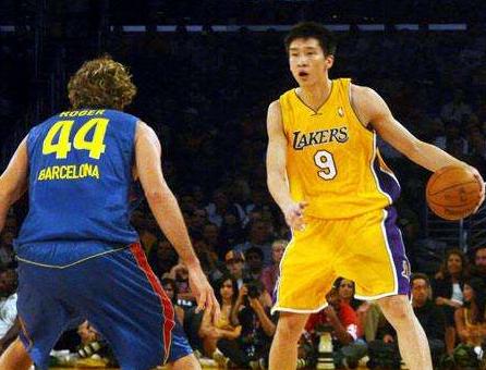nba中国球皇 看了6位中国球员在NBA最高得分(4)