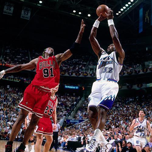 1998nba总决赛爵士首发 1998年NBA总决赛最后一投爵士为什么不包夹乔丹(4)