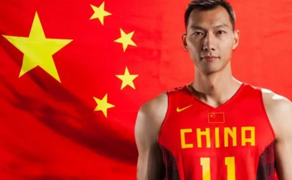 盘点中国篮坛中的4大帅哥：周琦颜值备受争议，榜首俘获无数女球迷！(5)