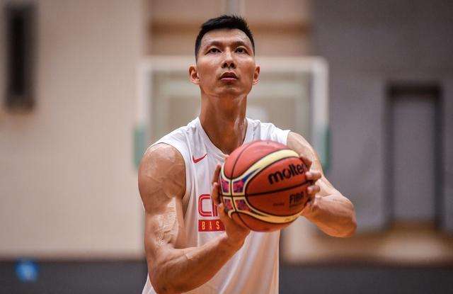 中国男篮十大巨星：孙悦易建联上榜，第一影响中国篮球！(5)