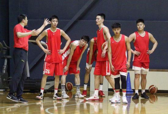 篮球少年志——“中国胖虎”将成麦科勒姆学弟征战NCAA(6)