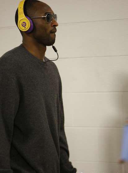nba球星戴耳机训练 NBA球星们与耳机的故事(3)