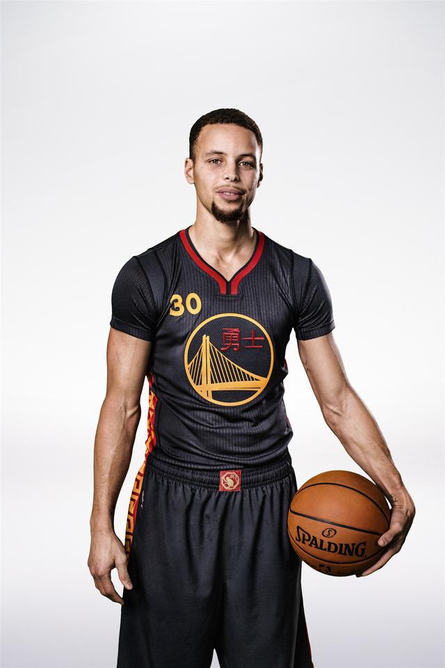 nba穿中文队服的队伍 NBA新款中文球衣曝光(6)