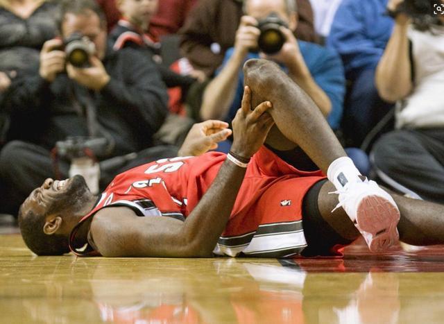 nba的受伤球员 NBA球员触目惊心的七次受伤瞬间(1)