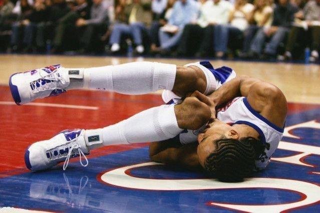 nba的受伤球员 NBA球员触目惊心的七次受伤瞬间(3)