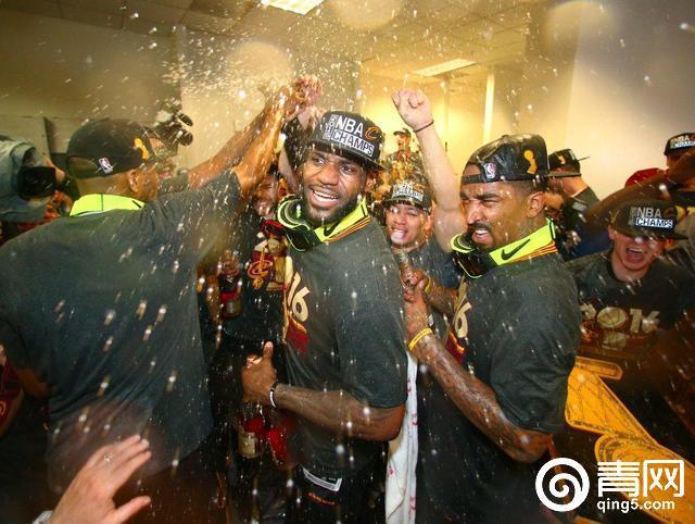 nba总冠军庆祝仪式 NBA总冠军都怎么庆祝(1)