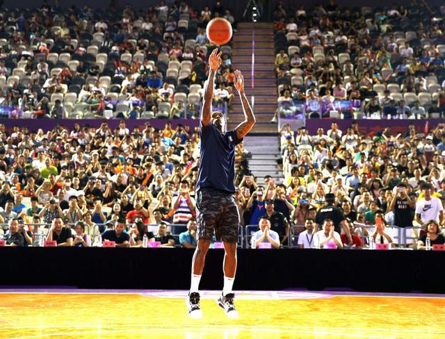 nba上海篮球比赛 上海三对三篮球赛引来NBA球星(10)