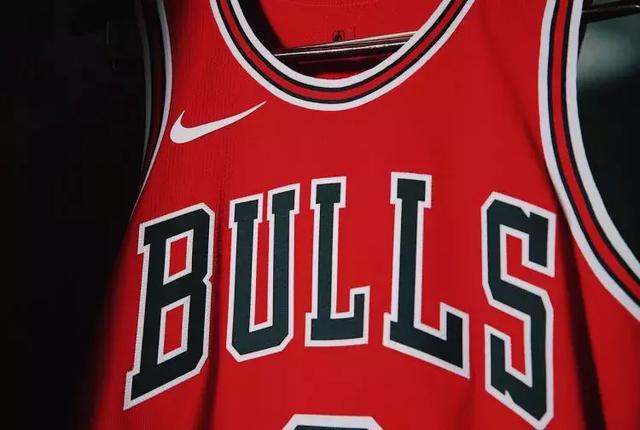 nikenba球衣红白 NBA官方发布的新赛季耐克球衣(2)