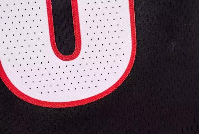 nikenba球衣红白 NBA官方发布的新赛季耐克球衣(9)