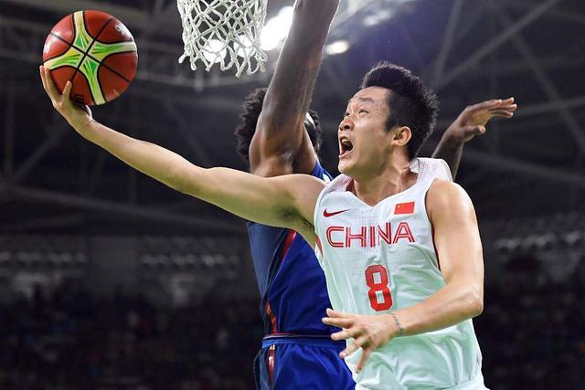 nba现在有中国人 NBA又有中国人的身影了(4)
