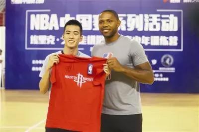 nba巨星赛深圳站开赛 NBA中国赛10月登陆龙岗(2)