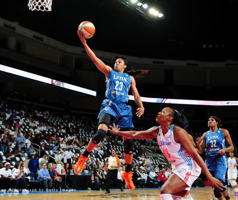 玛雅摩尔wnba 摩尔的篮球之路以及她眼中的WNBA(2)