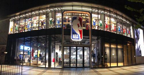nba篮球球星卡上海店 亲眼见证NBA旗舰店PANINI球星卡到底有多火爆(6)