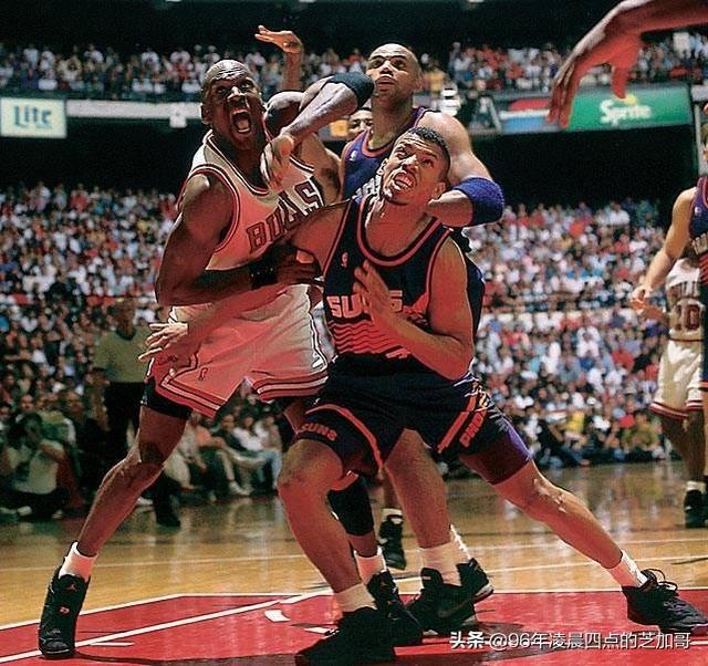 1993年nba总决赛数据 1993年NBA总决赛第四场——钻石一代的经典对决(3)