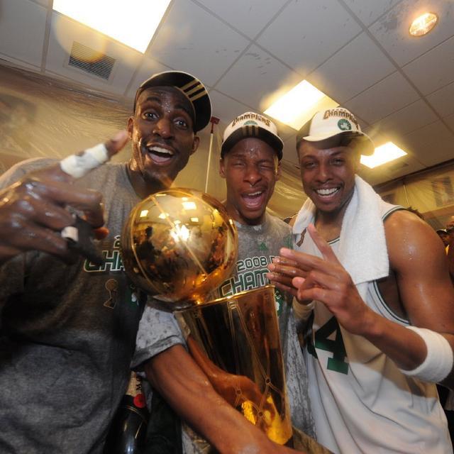 0405赛季nba总冠军 历届NBA总冠军一览(31)