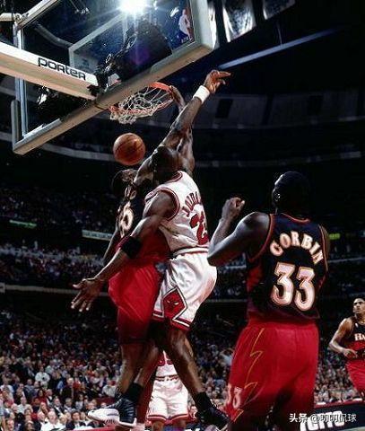 1997nba公牛老鹰 1997年NBA选出50大巨星(7)
