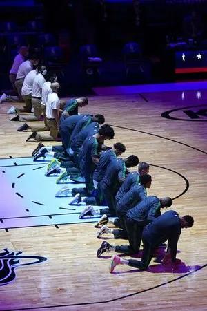 nba抗议国歌 NBA各队跪国歌(1)