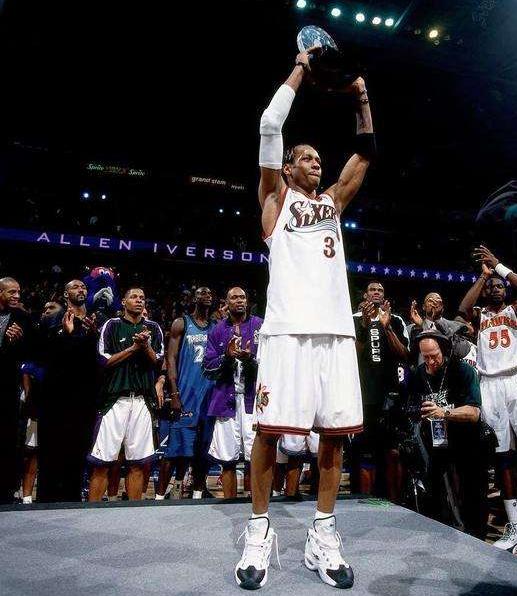 2003nba全明星赛扣篮 NBA5大经典的全明星赛(3)