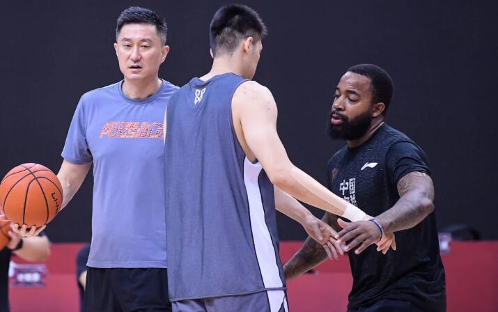 中国男篮地位不保，NBA神将加入日本男篮，杜峰还能拿到入场券？(1)