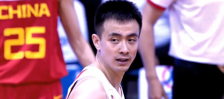 3比21！中国男篮外线被完爆，周琦6分单节落后8分，日本投疯了(1)