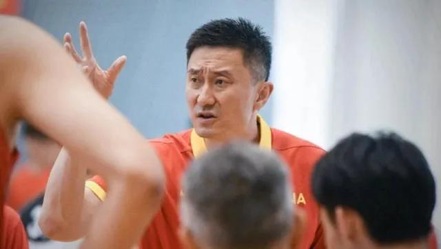 本届男篮亚洲杯预选赛杜峰是否因打造广东帮，而压制了吴前？(3)