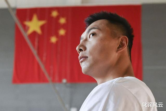 中国男篮三大中锋迎来巨变：杜锋将国家队大调整，易建联或被弃用