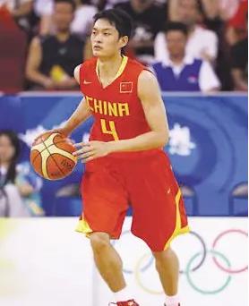 陈江华被誉为中国男篮天赋最好的后卫，却因伤病饮恨退役，意外开启了人生新篇章！(4)