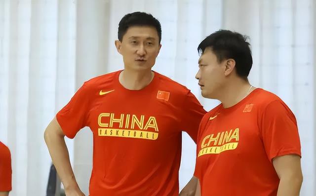 正式离队！功勋老臣告别中国男篮，加盟广东宏远，出任教练