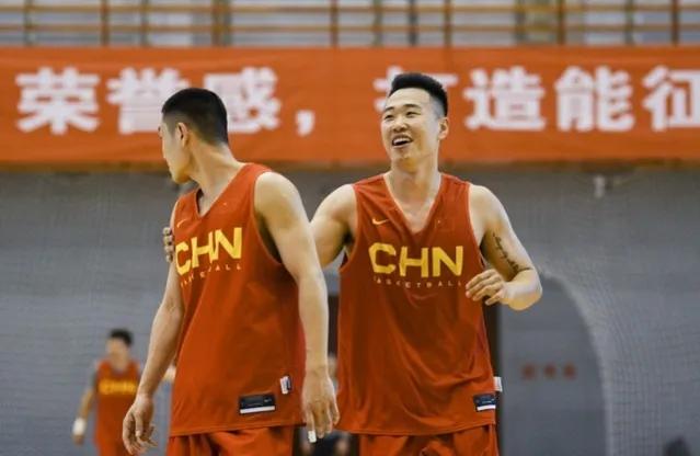 中国男篮集训名单惹争议！两将成最大遗珠，一人表达严重不满(3)