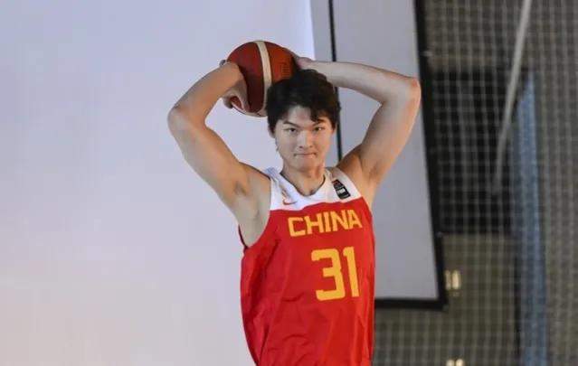 中国男篮离队第2人曝光！与杜锋理念不兼容，或从此退出国家队(2)