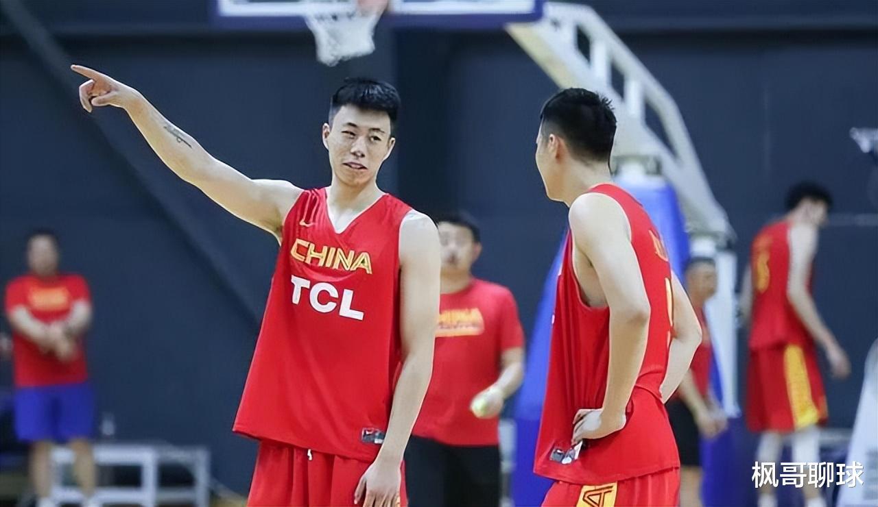中国男篮启程征战世预赛！张镇麟无缘大名单，两战澳大利亚争全胜(2)