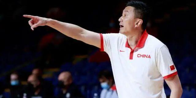 中国男篮揭幕战有哪些看点，内线变化多之外，高后卫是精彩好戏