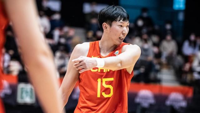 中国男篮出征世预赛：成绩压力不大 赛程考验体能(1)