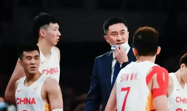 杜峰自从上任以来一直被质疑，他真的适合做国家队主教练吗？(1)