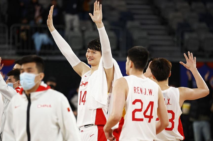 中国男篮阵容大变！5大主力缺席亚洲杯，5位新人星夜驰援遭质疑