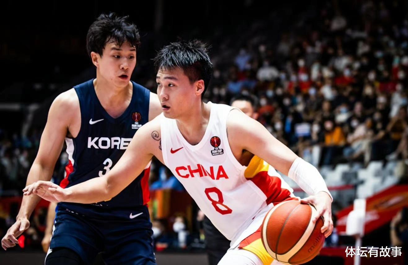 中国男篮不敌韩国男篮，胡明轩该承担输球的责任？(3)