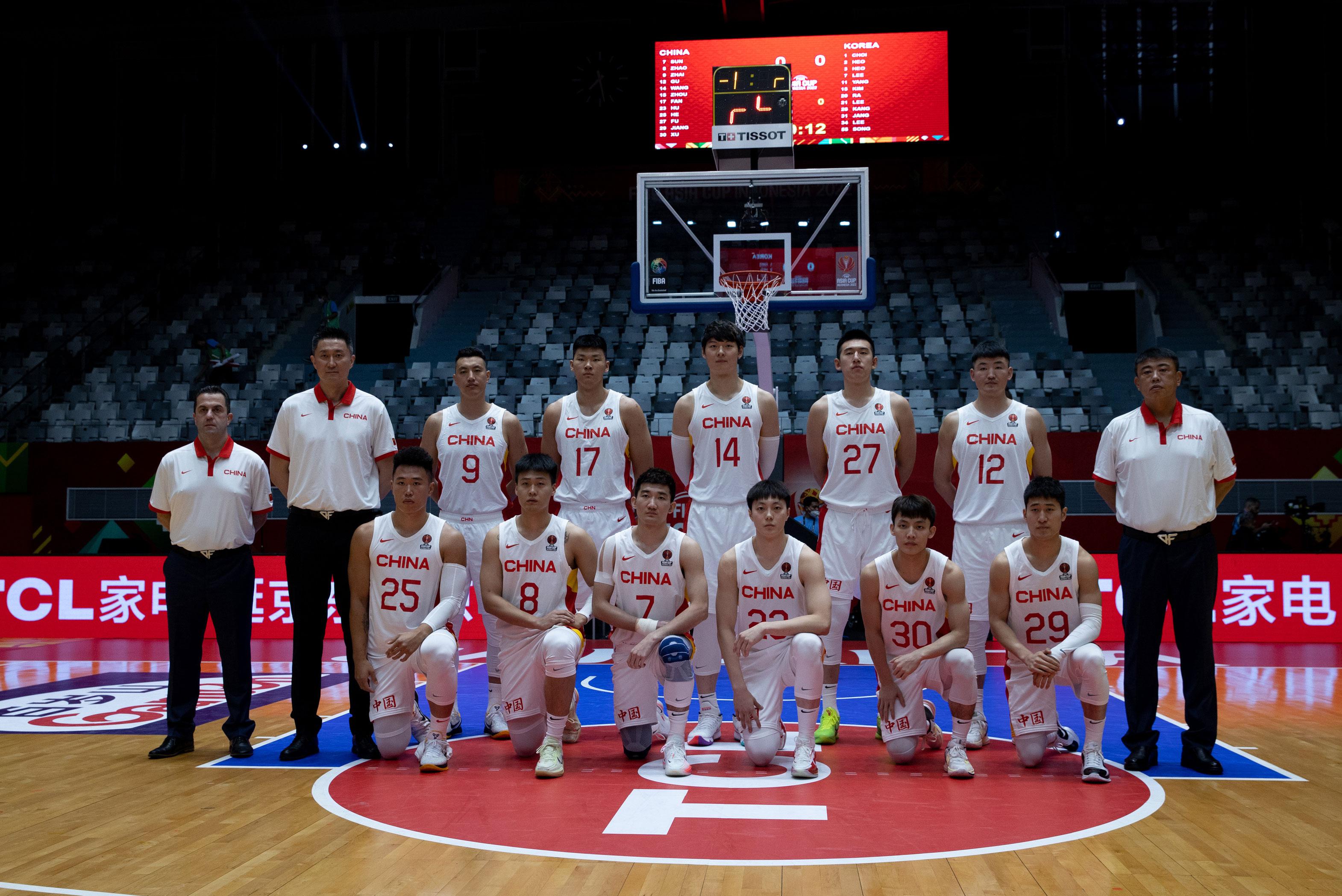 多位男篮队员带病征战亚洲杯，杜锋：他们站在这里就是胜利