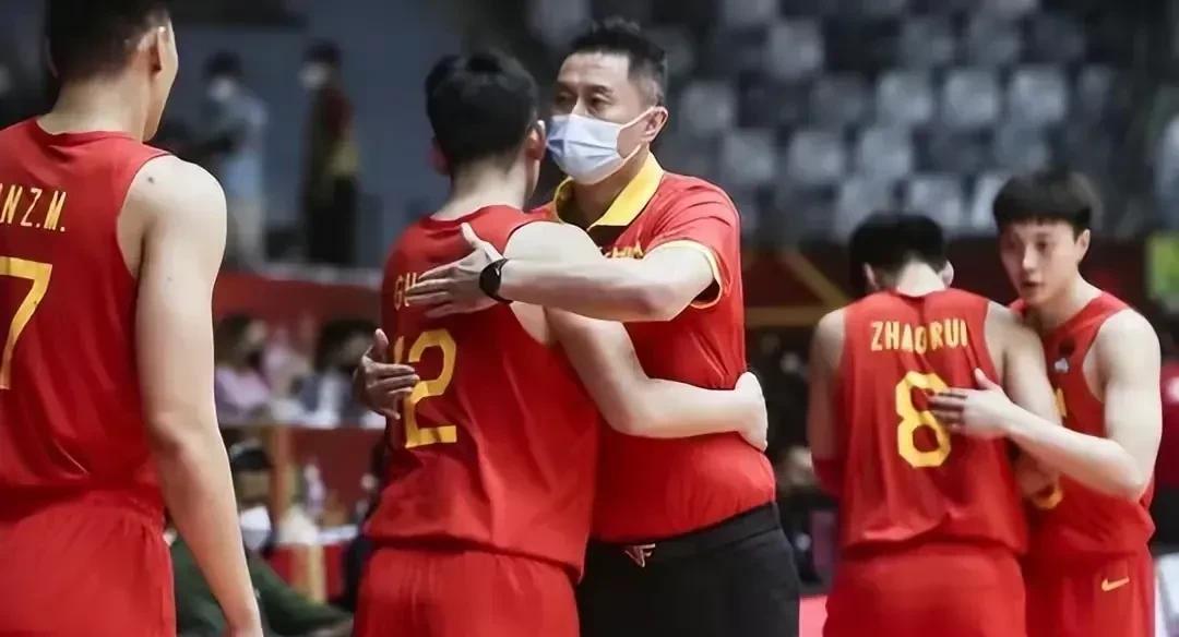 下午13点，中国男篮宣布杜锋爱徒驰援，接下来中国男篮阵容升级(1)