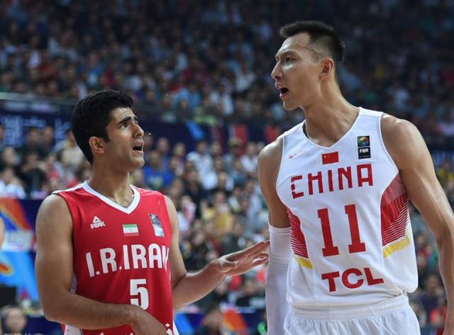 中国有哪些球员能打NBA？林书豪说出三个名字，没有周琦(2)