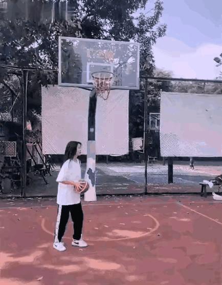 令人惊奇的篮球女孩(5)