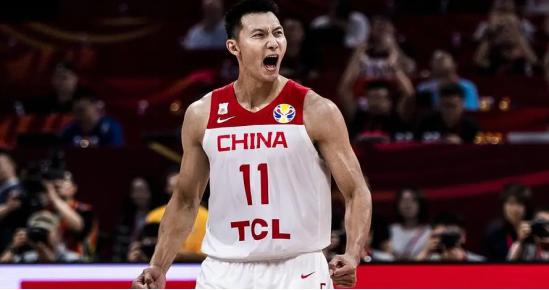 中国篮球的荣光，球迷内心的安全感，易建联用实力诠释领袖的含义