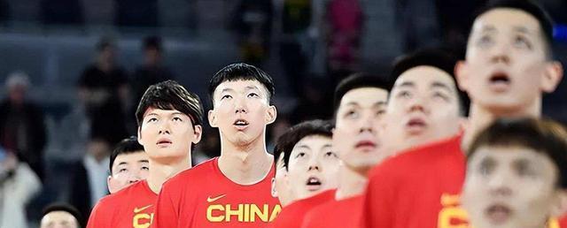 中国正牌国家队输给了美国大学生！21年前姚明曾率队赢过一次！