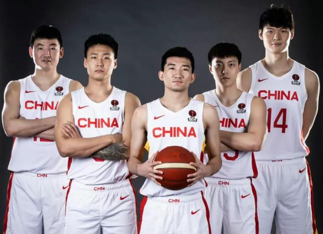 中国正牌国家队输给了美国大学生！21年前姚明曾率队赢过一次！(2)