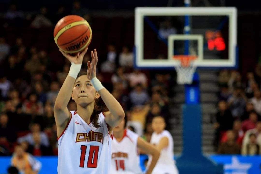 中国女篮第一女神，飒爽英姿的女篮队长，隋菲菲的实力有多强？(6)
