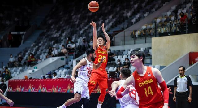 FIBA公布男篮大名单，徐杰落选，姜伟泽成功入选，一共4名锋线(2)