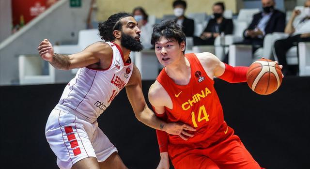 FIBA公布男篮大名单，徐杰落选，姜伟泽成功入选，一共4名锋线(4)