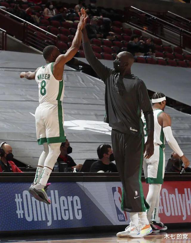 站着扣篮的“黑姚明”塔科-法尔，NBA第一高度空降CBA！(7)