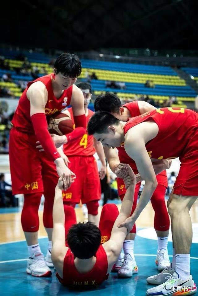 中国男篮赢球却收坏消息，三大短板太明显，不改正过来或将无缘世界杯(3)